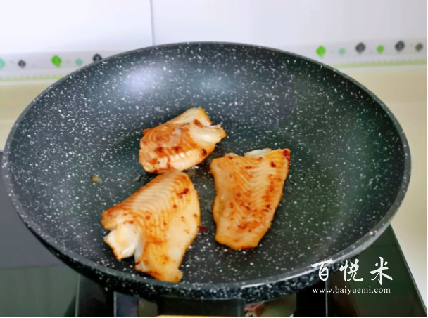 香煎比目魚,營(yíng)養(yǎng)均衡口感好,在家也能吃到的西式料理